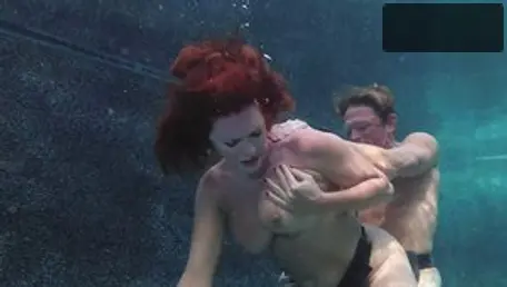 Stepmom Andi James pussy eating underwater
